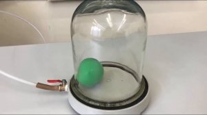 опыт с воздушным шариком в вакууме