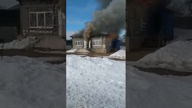 Горят КНИГИ! В деревне Польцо (Муромский район) горит библиотека смотреть онлайн