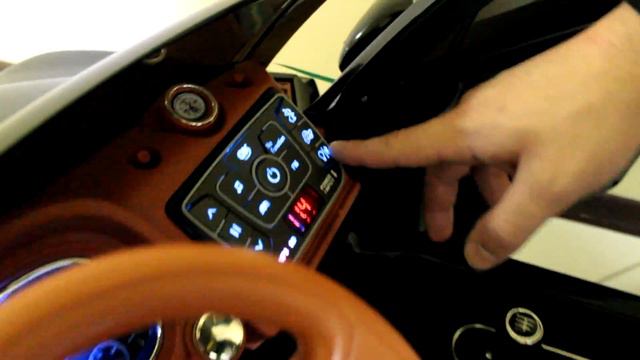 Детский электромобиль BENTLEY BENTAYGA смотреть онлайн