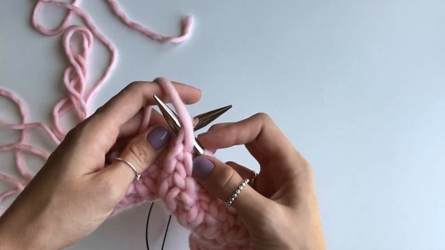 Изнаночные петли спицами. Классический способ смотреть онлайн