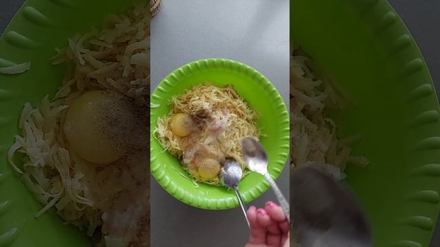 Драники с курицей #вкусноипросто #вкуснаяеда #обед #вкусно#драники#курица#картошка#ужин смотреть онлайн