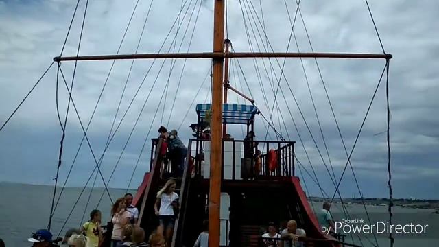 Прогулка на корабле. Бердянск июнь 2018г смотреть онлайн