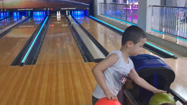 боулинг смотреть онлайн