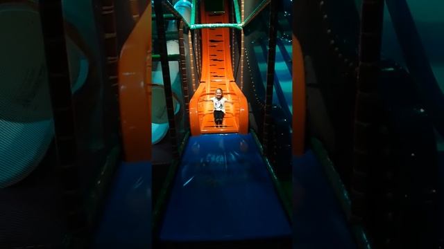 monkeytown(3) смотреть онлайн
