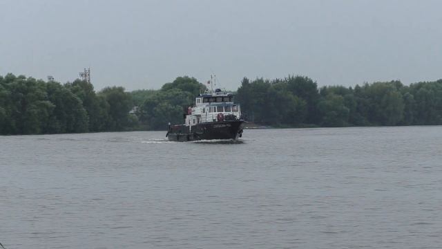 Обстановочный теплоход Путейский-402 Тип: Путейский Проект: Р-121 идет вниз по Москва-реке смотреть онлайн
