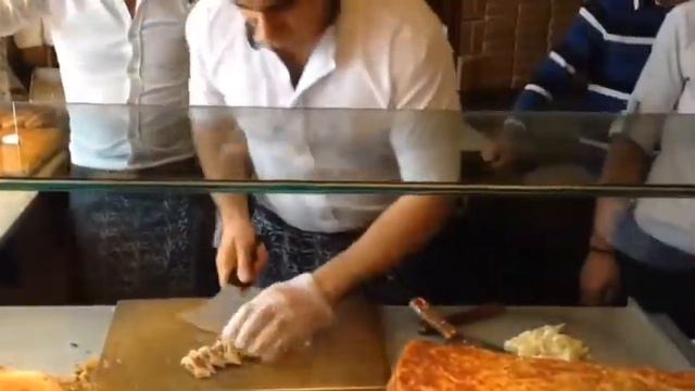 Где и как делают лучший бёрек в Стамбуле. BEST Börek in İstanbul смотреть онлайн