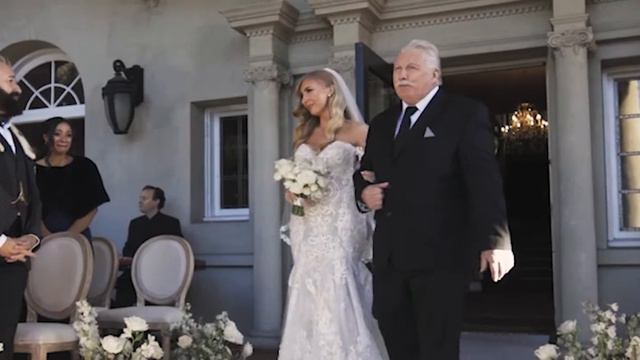 A romantic garden wedding at an historical Vancouver Manor. смотреть онлайн