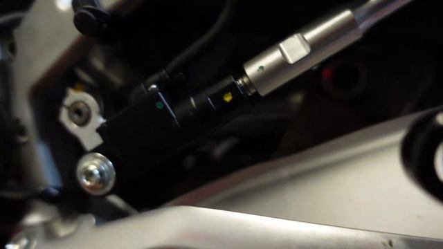How to remove the stock exhaust from a Ducati Streetfighter V4 and or Panigale V4 #SFV4S смотреть онлайн