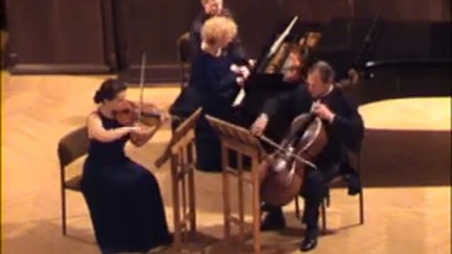 Ravel - trio, 3 m. смотреть онлайн