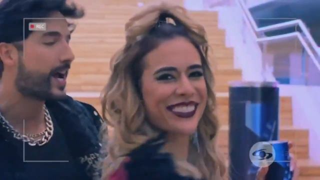 La Reina del Flow 2 - Charly Besa a Yeimy en la grabación de un Comercial смотреть онлайн
