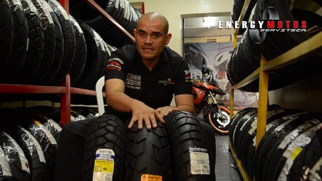 Michelin Anakee Adventure vs Metzeler Karoo Street , Nuevas llantas para Maxi Trail смотреть онлайн
