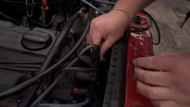 Mercedes 190E W201 Ignition Lead Install (M103) смотреть онлайн
