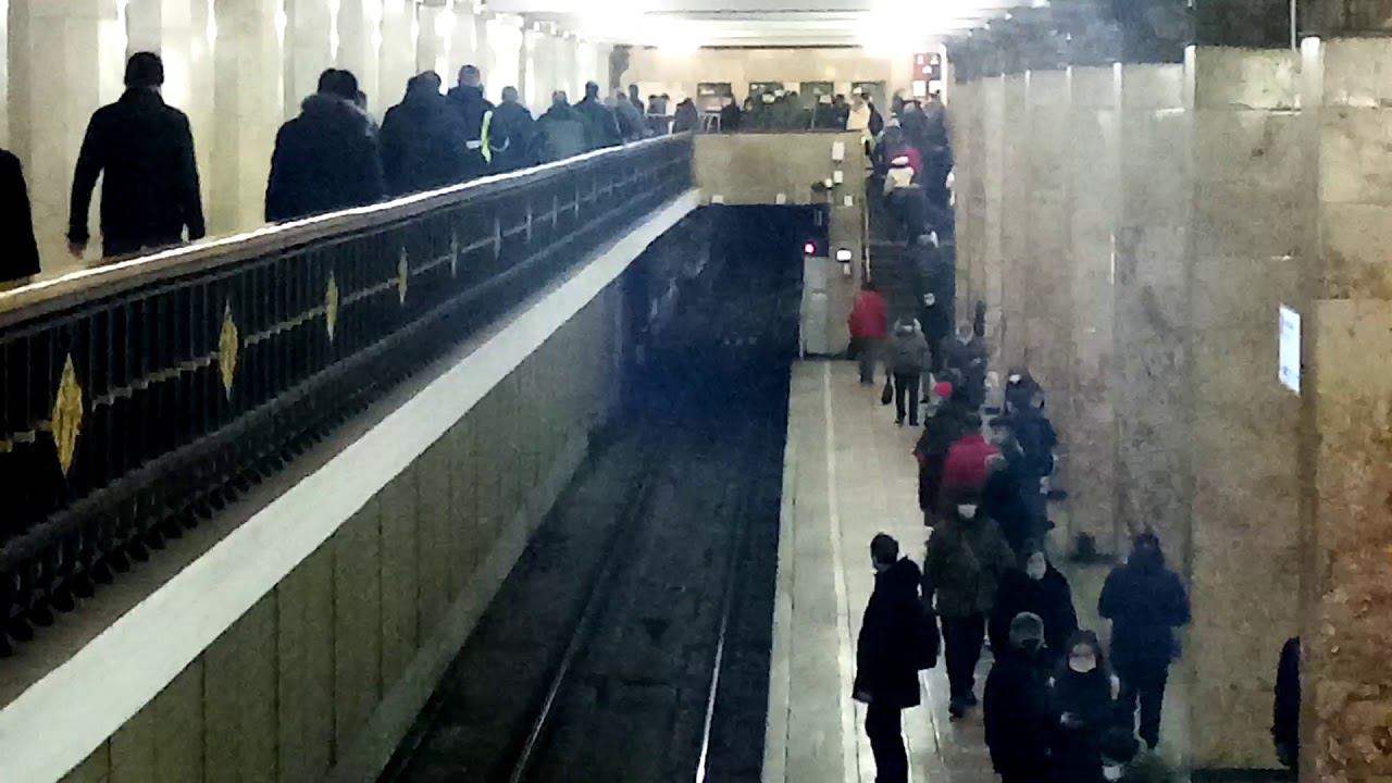 Отправление Русича 81-740/741 и Номерной 81-717/714.5 