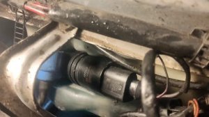 ЗАМЕНА МОТОРЧИКА ОМЫВАТЕЛЯ И ФОРСУНОК ОМЫВАТЕЛЯ ЛОБОВОГО СТЕКЛА PASSAT B5 универсал