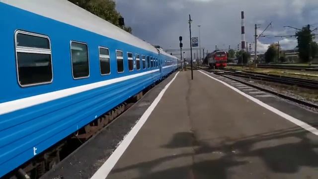 Притащили синие вагоны на Витебский вокзал. Санкт-Петербург. смотреть онлайн