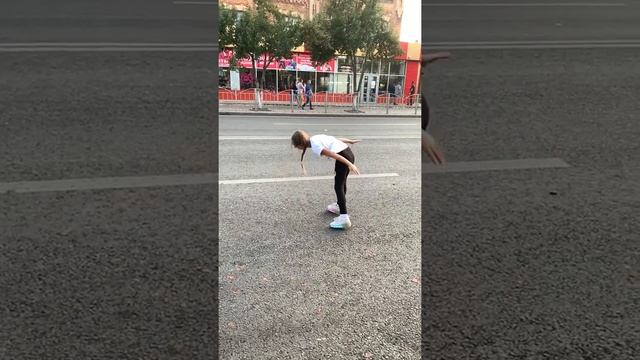 Колесо, гимнастика. Как делать колесо ? / wheel смотреть онлайн