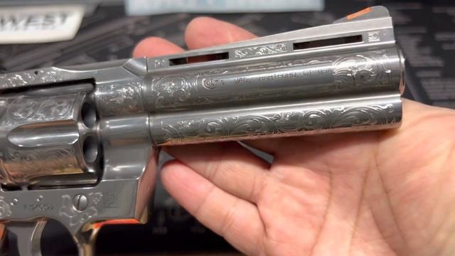 Colt Python .357 Revolver 4.25 Engraved (Davidson’s) смотреть онлайн
