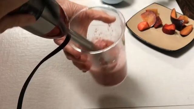 Фруктовый смузи с новым блендером. Тестирую блендер смотреть онлайн