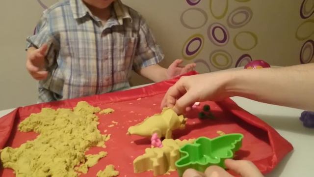 КОСМИЧЕСКИЙ ПЕСОК КИНЕТИЧЕСКИЙ ПЕСОК РАСПАКОВКА играем в песочнице лепим монстра смотреть онлайн