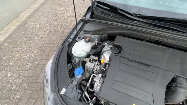 Hyundai IONIQ Plug-in-Hybrid Review смотреть онлайн