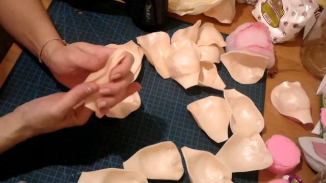 DIY Бесплатны МК роза из изолона на самодельный молд из строительного силикона смотреть онлайн