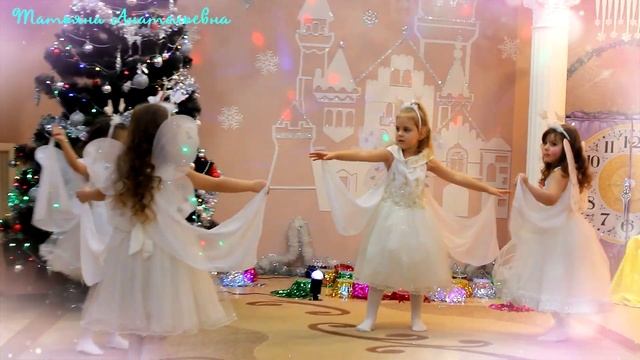 Танец "Снежные Бабочки". Новогодний Утренник 2020. Средняя группа смотреть онлайн