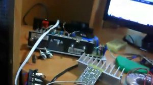 для начинающих простой мощный усилитель на транзисторах кт 818-819  40 ватт