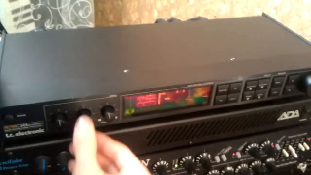 Процессор эффектов TC Electronic M One XL смотреть онлайн