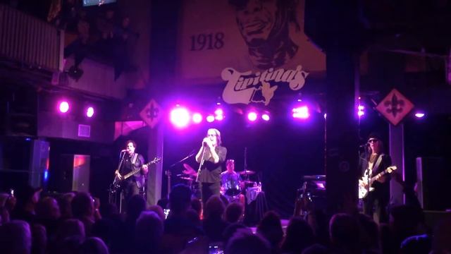 Todd Rundgren at Tip's - a snippet of 'Hello It's Me' смотреть онлайн