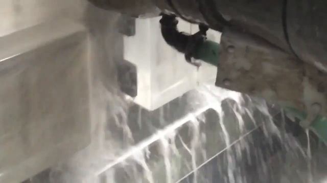 В Амстердаме построили оригинальное здание из "стекло - кирпича" смотреть онлайн