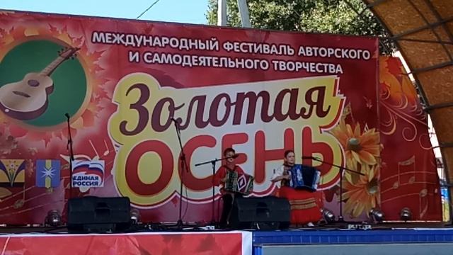 Динара Вдовина и Андрей Федоров - самый юный дуэт частушечников смотреть онлайн