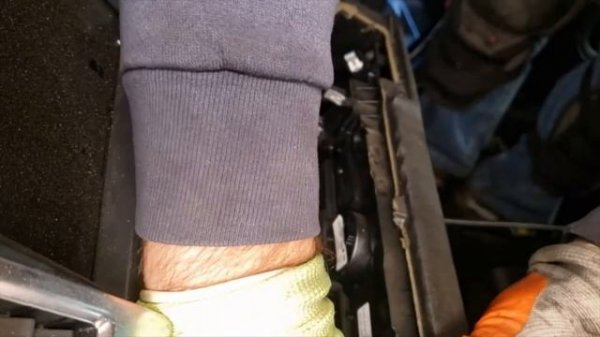 2010 2013 RANGE ROVER SPORT HOW TO REMOVE CENTER AIR VENTS