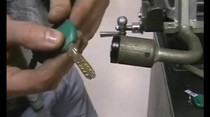 Взлом автомобильных замков