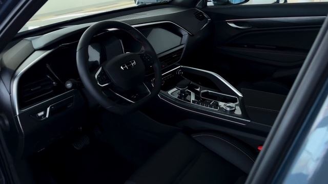 Серая Geely Tugella