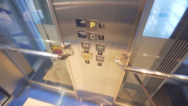 United Arab Emirates, Dubai Internet City metro station, 1X Mitsubishi elevator смотреть онлайн
