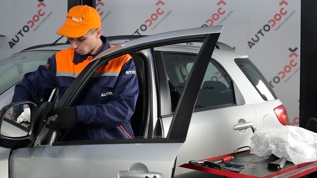 Bruksanvisning: Hvordan Bytte Venstre Utvendig Bakspeil På SUZUKI SX4