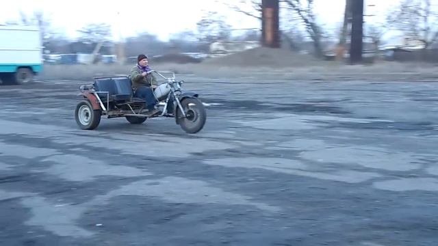 Трайк отжыгает! смотреть онлайн