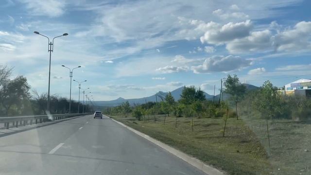 Дагестанский котенок просит о помощи, но все проходят мимо... смотреть онлайн