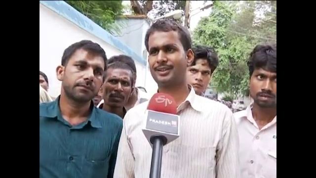 कुदरत का खेल, इस बच्ची के हैं दो सिर और चार हाथ | News18 Hindi смотреть онлайн