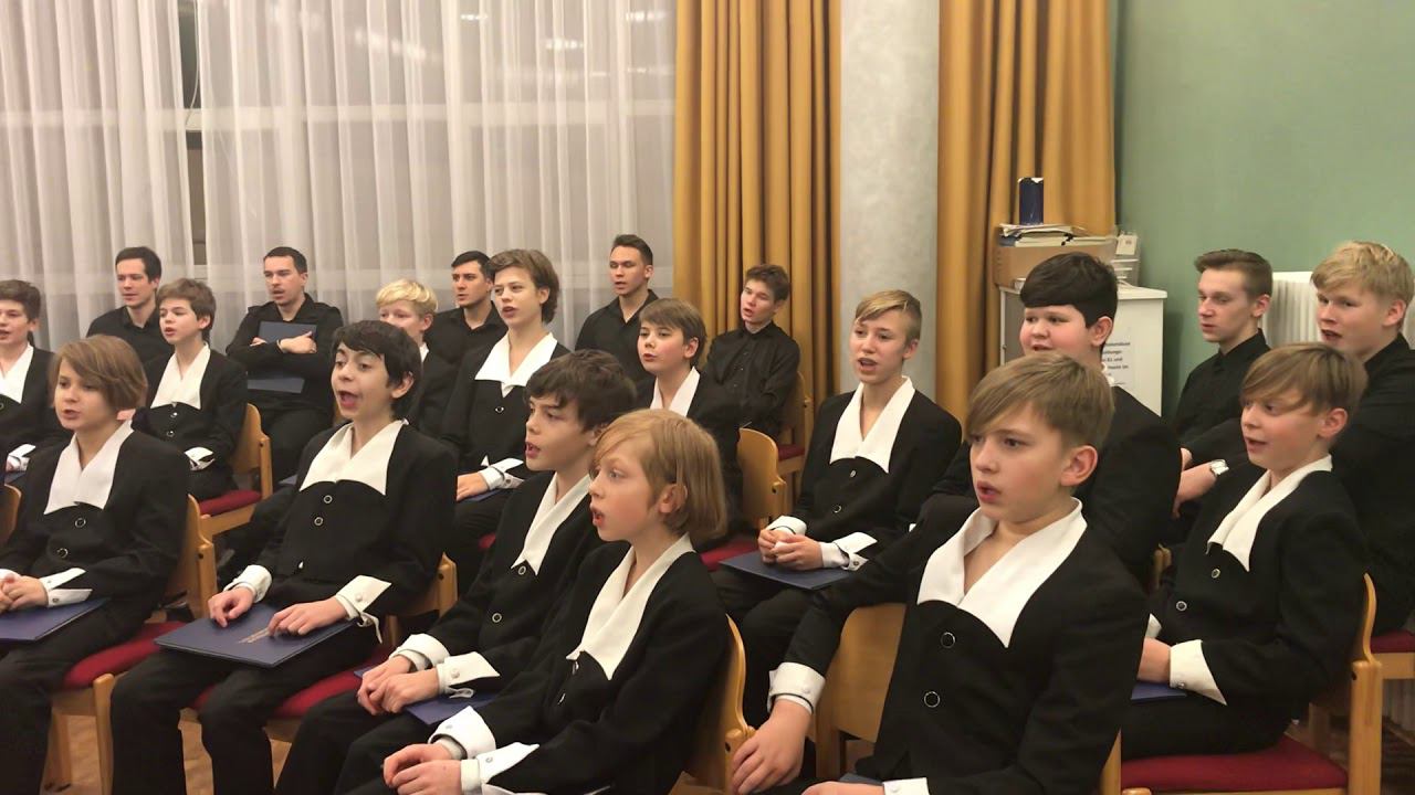 Пять минут до концерта в Кайзер. Распевка смотреть онлайн