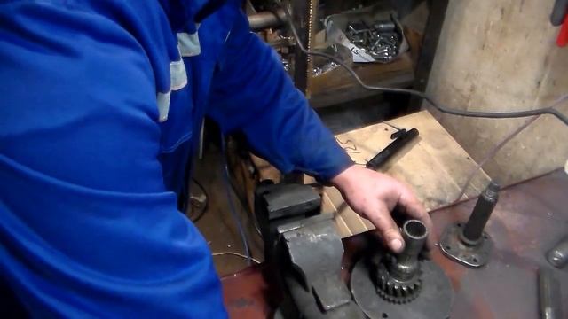 Как соединить КПП Москвич и КПП ГАЗ-53. Часть 2 смотреть онлайн