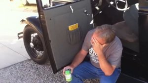 Сын подарил отцу машину его мечты