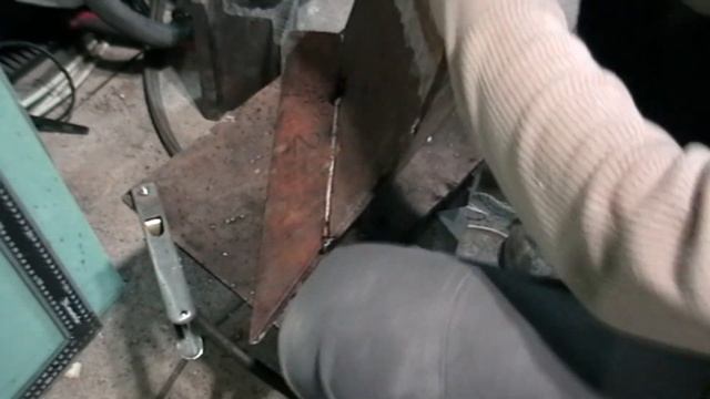 Изготовление нового корпуса плуга для самодельного минитрактора. смотреть онлайн