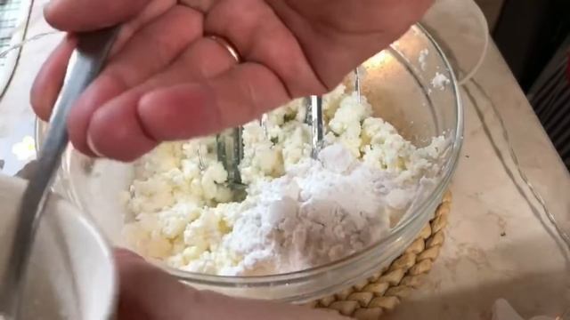 Глазированный,ягодный РУЛЕТ(черника-сливки). смотреть онлайн