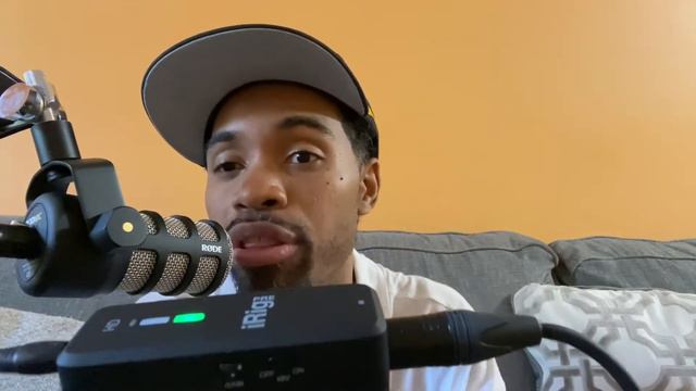 Connect a Professional Mic directly to iPhone (iRig Pre HD) смотреть онлайн