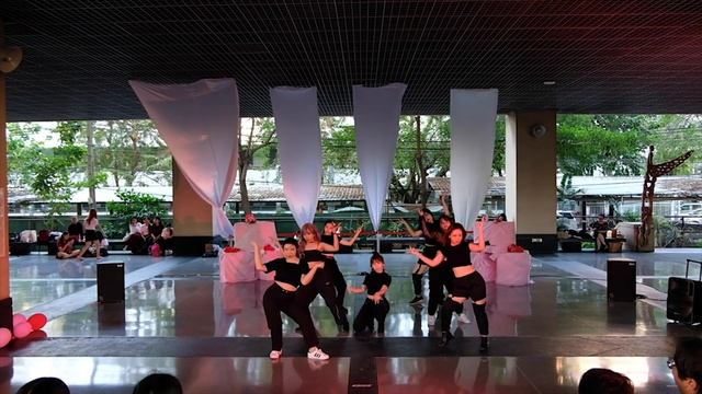 CLC "me" | COVER DANCE by ARTSTING смотреть онлайн