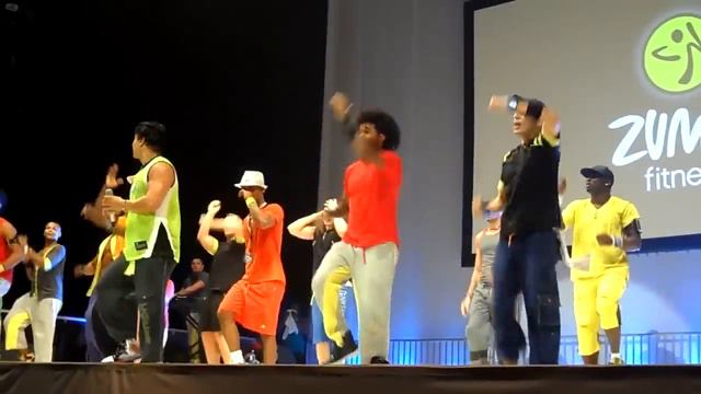 Zumba Manu on Stage with Beto at the Stockholm Zumba Fitness Concert - Nov 3 2012 смотреть онлайн