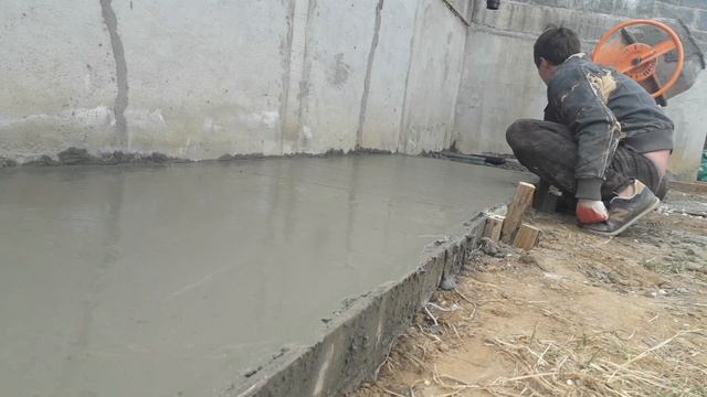 Бетонная отмостка своими руками. Ливневая канализация в отмостке. смотреть онлайн