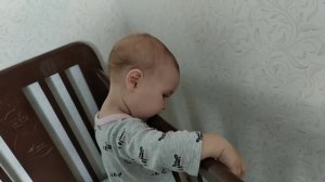 Развитие ребёнка в 8 месяцев. Что умеет делать, рост, вес, зубы, навыки, умения.