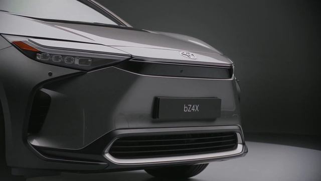 All-Electric Toyota bZ4X (2021) - Walkaround | NewsAuto смотреть онлайн